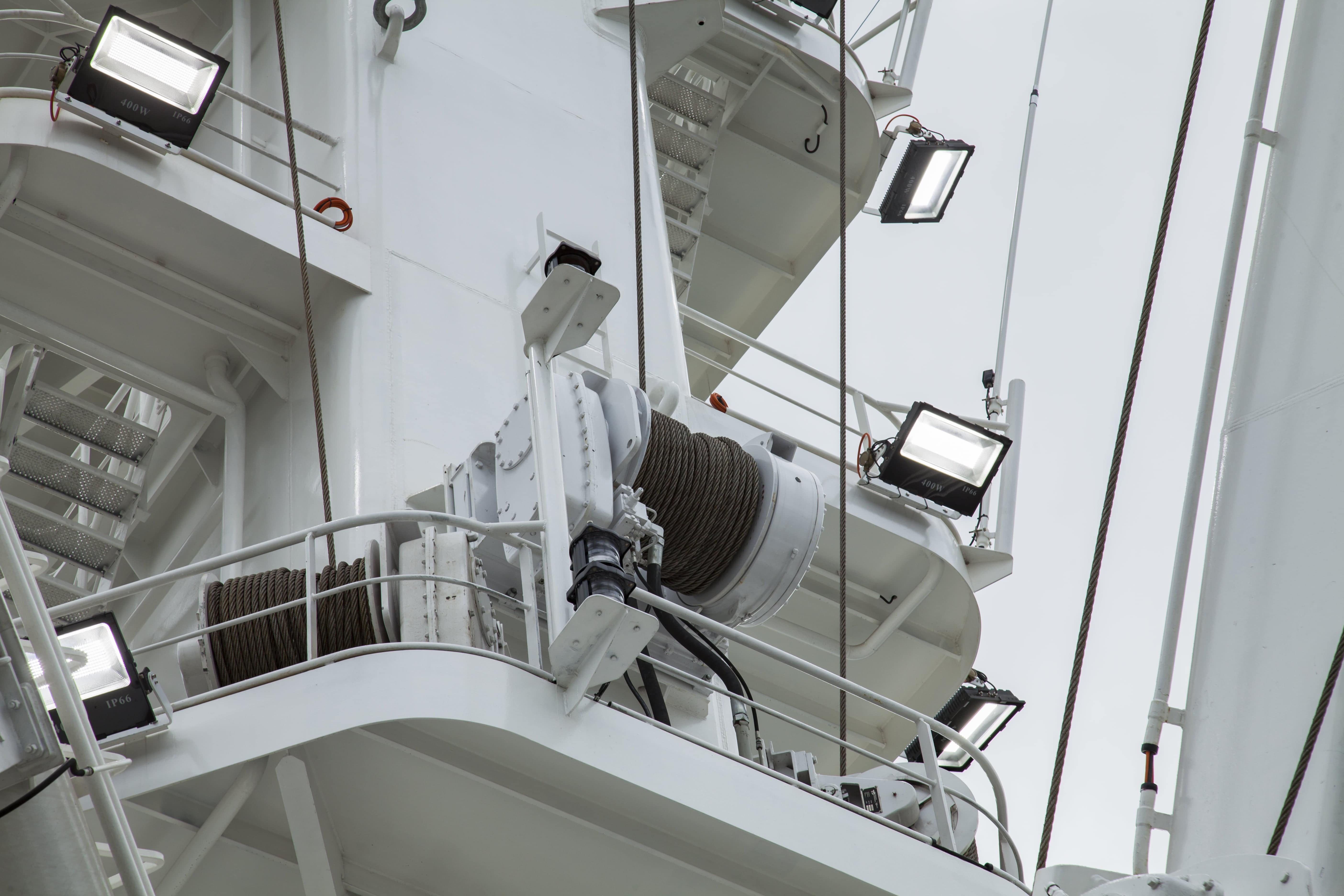 MARCO develops a new boom topping winch model with triple safety system